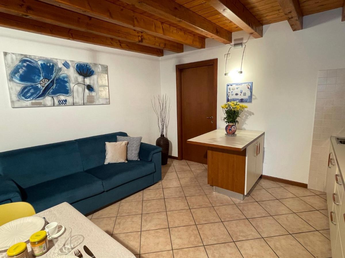 Casa Loredana - Graziosa Casa Vacanze Sul Lago Di Garda Lägenhet Cavalcaselle Exteriör bild
